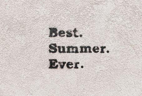 Message Resonate - Best Summer Ever text overlay