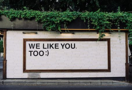 Social Media Tool - We like you too quotes on wall